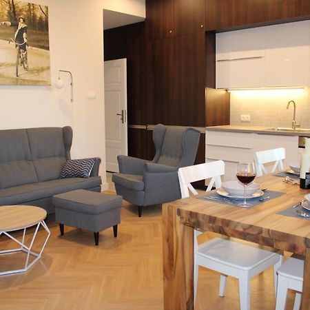 Dominican Square By Hashtag Apartments Краков Экстерьер фото
