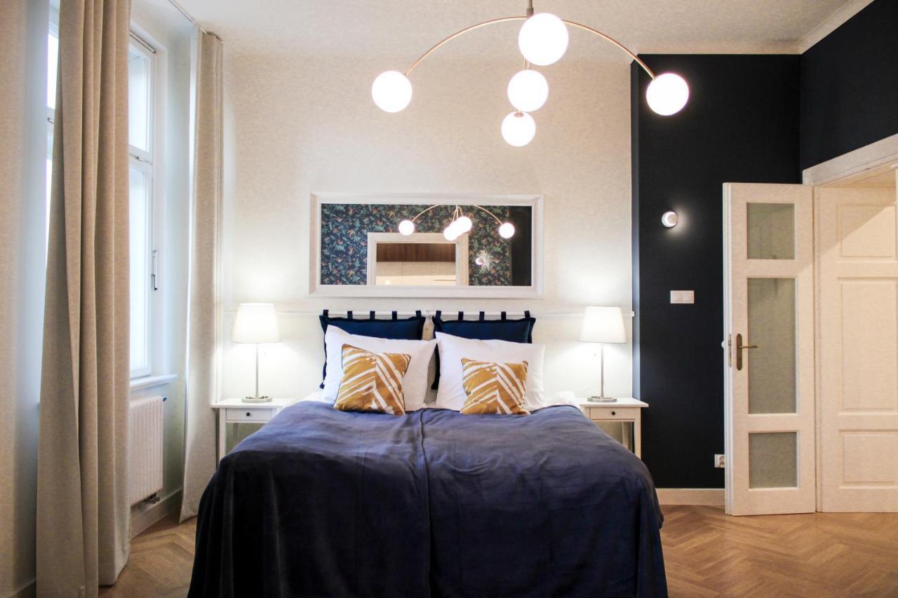 Dominican Square By Hashtag Apartments Краков Экстерьер фото
