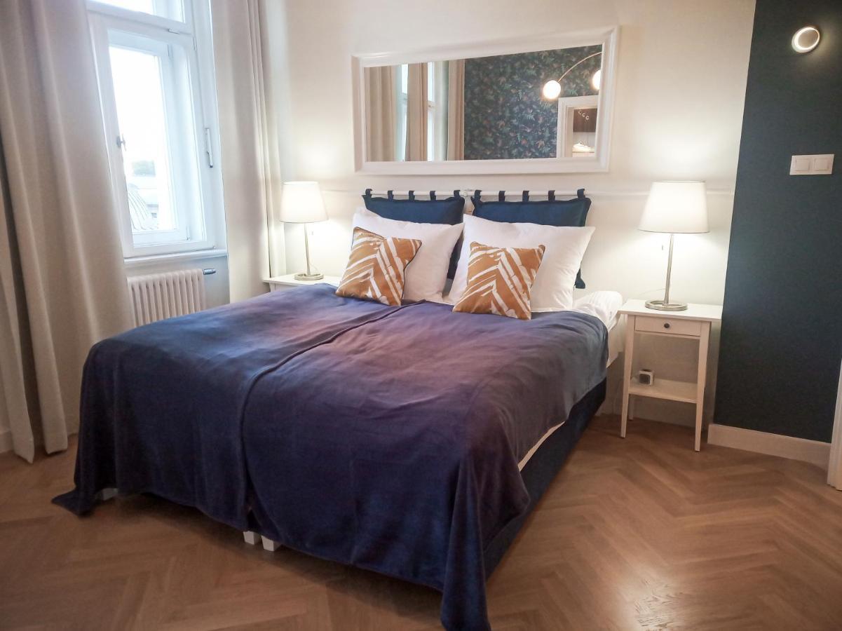 Dominican Square By Hashtag Apartments Краков Экстерьер фото