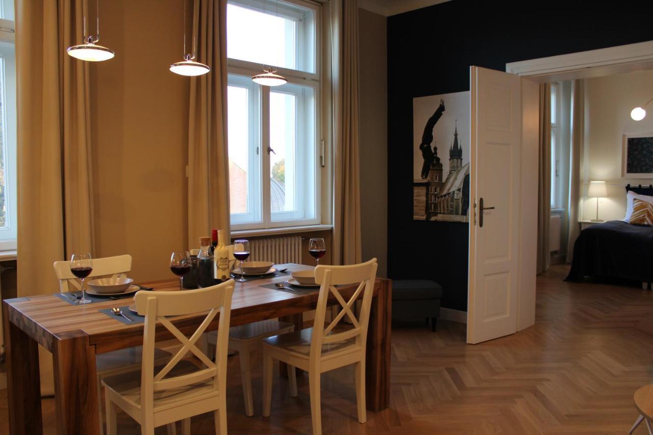 Dominican Square By Hashtag Apartments Краков Экстерьер фото